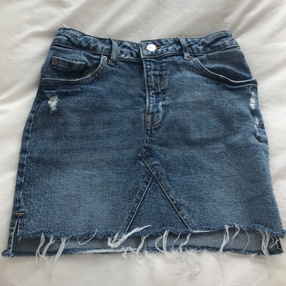 H&M frayed bottom denim skirt